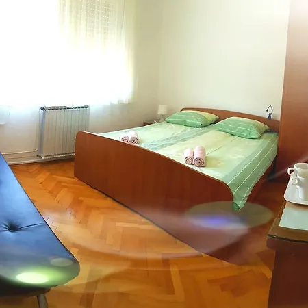 فندق مبيت وإفطار Pansion Margerita 3*